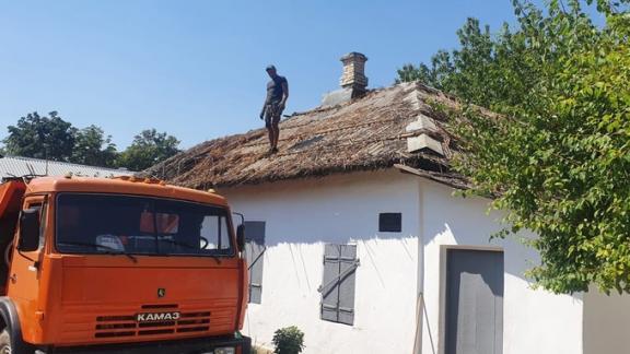 В Пятигорске ремонтируют кровлю Домика Лермонтова