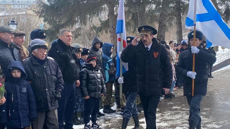 Морякам Кисловодска вручили тельняшки в День подводника