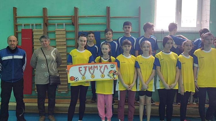 В Андроповском округе Ставрополья соревновались представители школьных спортивных клубов