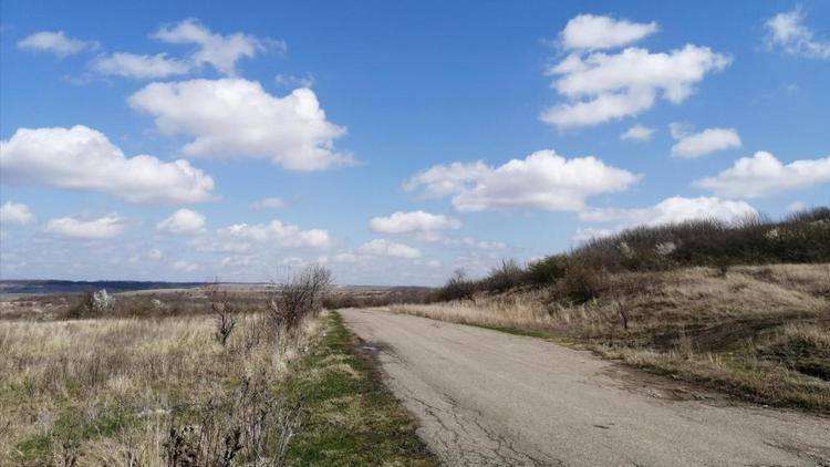 По поручению губернатора в селе Курского округа построят игровые площадки и дороги