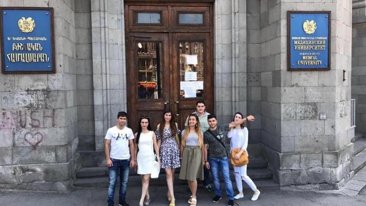 Две недели студенты СтГМУ практиковались в медцентре Армении