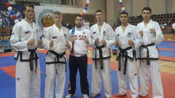 В Ставрополе 4 юных тхэквондиста стали мастерами спорта России