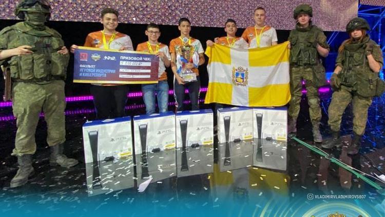 Владимир Владимиров поздравил юных ставропольцев с победой в киберспортивной лиге