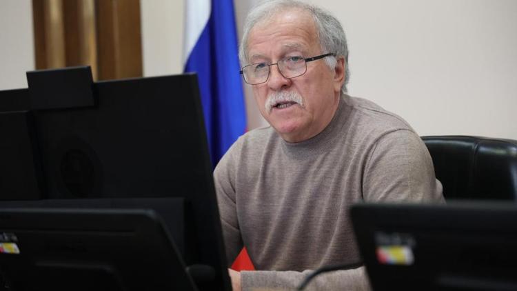 На Ставрополье внесут изменения в закон о представлении депутатами сведений о доходах и расходах
