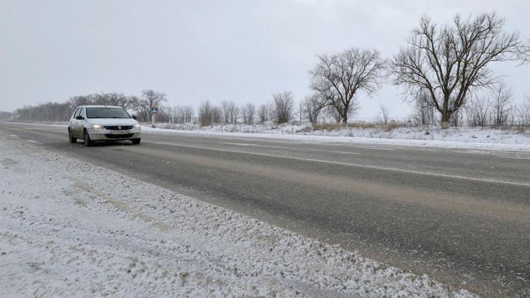 В Левокумском районе временно перекрывали дорогу из-за непогоды