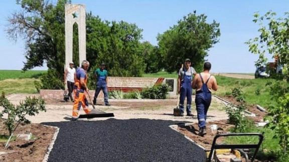 В Новоалександровске на Ставрополье благоустроили территорию памятника танкистам