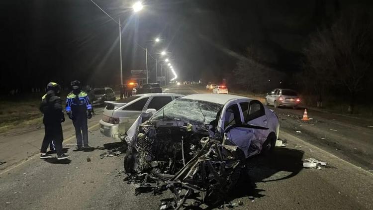 На трассе Астрахань – Элиста – Ставрополь произошло ДТП с 5 автомобилями