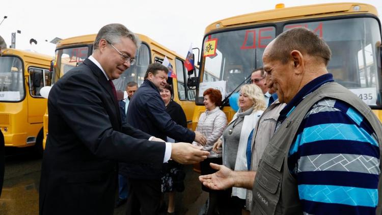 Школьный автопарк Ставропольского края пополнил 21 автобус