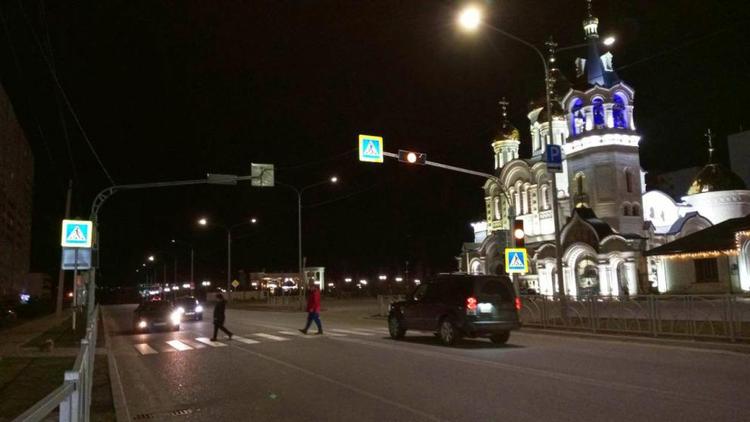 Светофор с вызывным устройством установили на улице Перспективной в Ставрополе