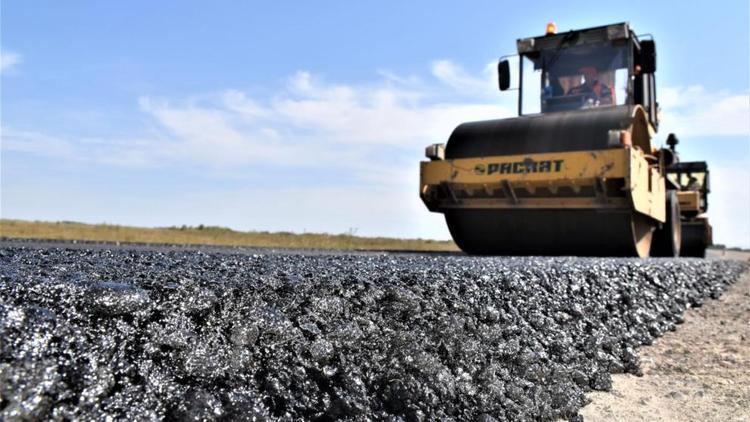 В Изобильненском округе завершается ремонт подъездной дороги к хутору Беляев