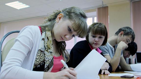 Почти 100 тысяч ставропольских школьников и студентов учились финансовой грамотности