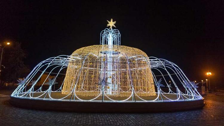 Световые инсталляции заменят фонтаны в Ставрополе зимой