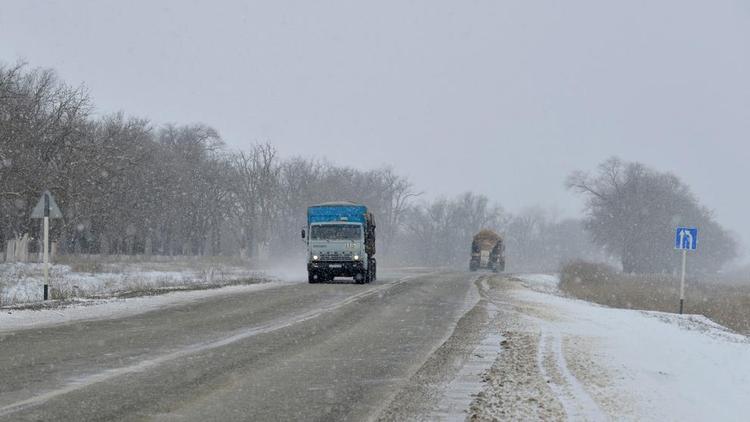 На Ставрополье перекрыли участок дороги из-за непогоды