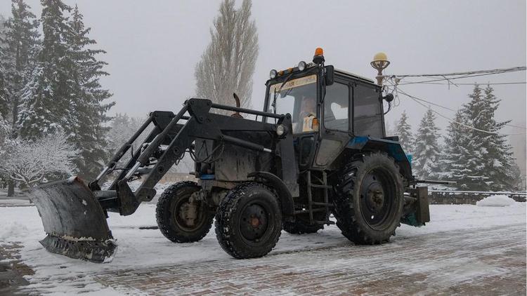 Ставропольских водителей просят соблюдать осторожность на заснеженных трассах