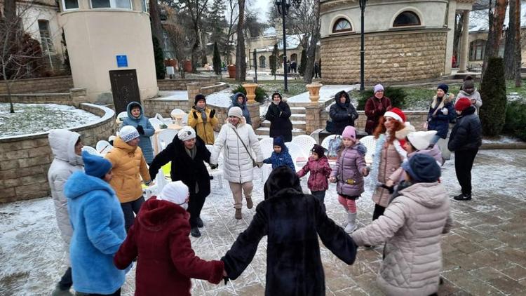 Больше трёх тысяч человек собрал первый кисловодский марафон новогодних подарков