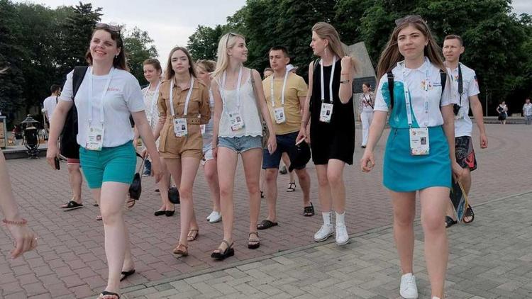 Дмитрий Фетисов назвал международную студвесну в Ставрополе примером взаимодействия с молодёжью
