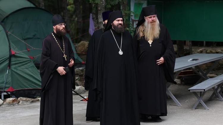 Православная молодёжь встретилась на «Зеленом Афоне» на вершине Бештау