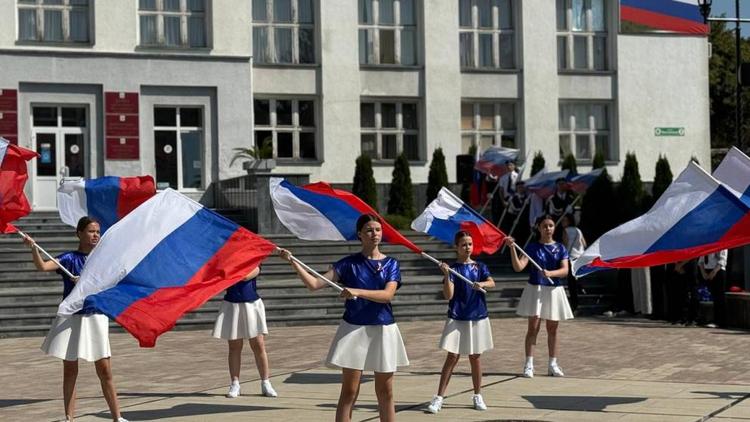 Железноводск украсят 500 российских триколоров ко Дню флага
