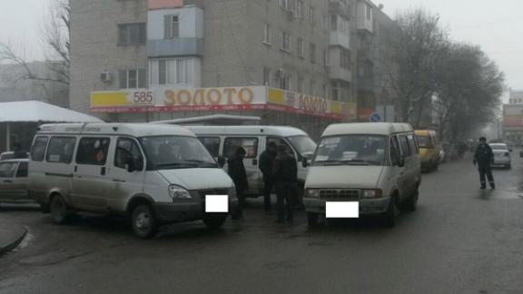 В Минеральных Водах столкнулись три маршрутки и легковой автомобиль