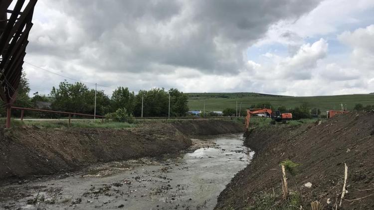 На Ставрополье расчищают русло реки Невинки