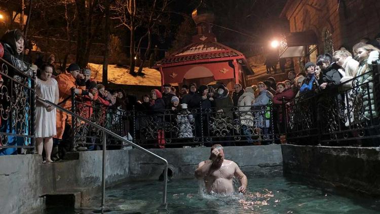 Спасатели обеспечат безопасность ставропольцев на крещенских купаниях