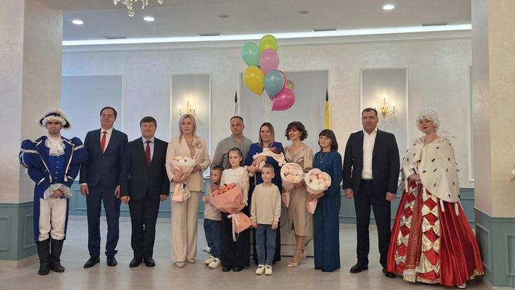 На Ставрополье выбрали лучшего ведущего церемонии имянаречения