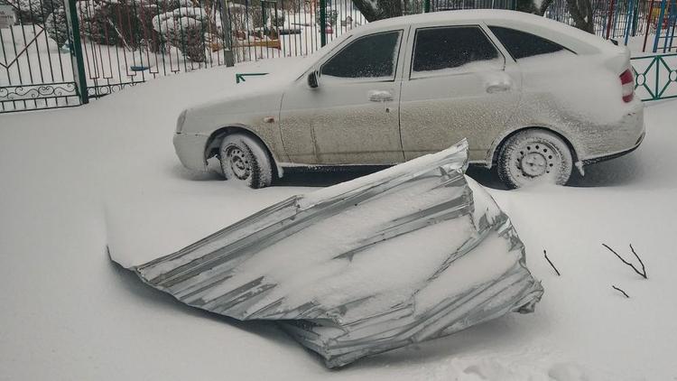 Пострадавшим от урагана ставропольцам выплачиваются деньги