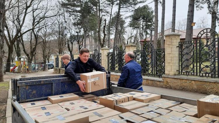 Церкви Кисловодска собрали беженцам Донбасса гуманитарную помощь