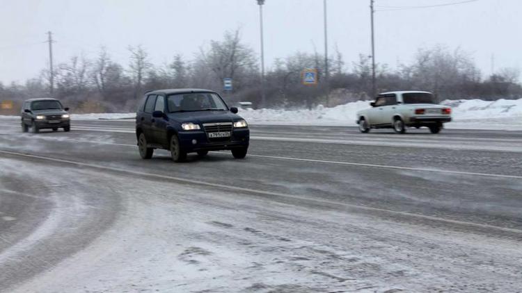 В Изобильненском округе Ставрополья ограничили движение из-за наледи