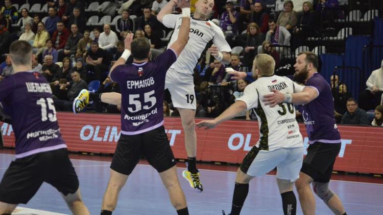 Гандболисты «Виктора» в Подмосковье проиграли «Чеховским медведям»
