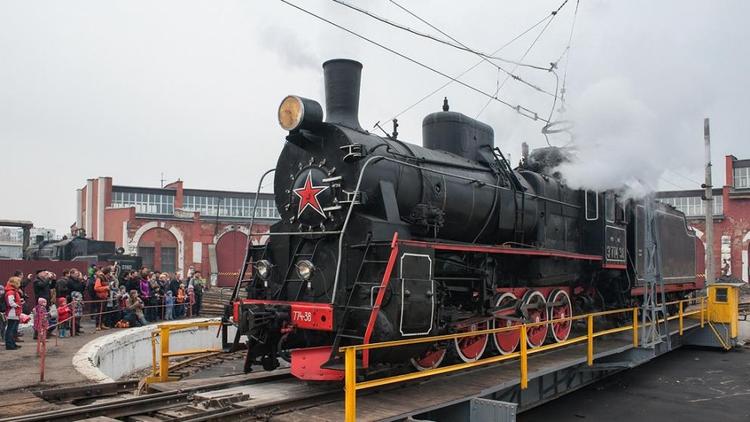 В начало прошлого столетия переносит туристов КМВ ретропоезд