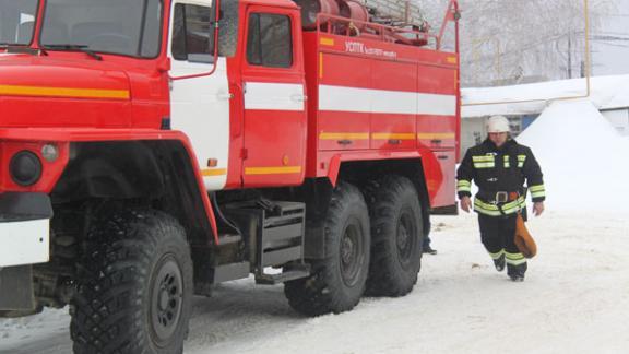 В Минераловодском городском округе мать вынесла из огня двоих детей