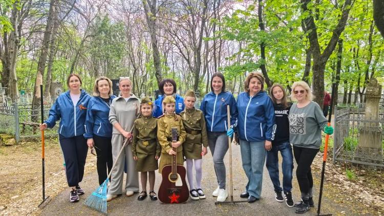 На Ставрополье проходят субботники в памятных местах