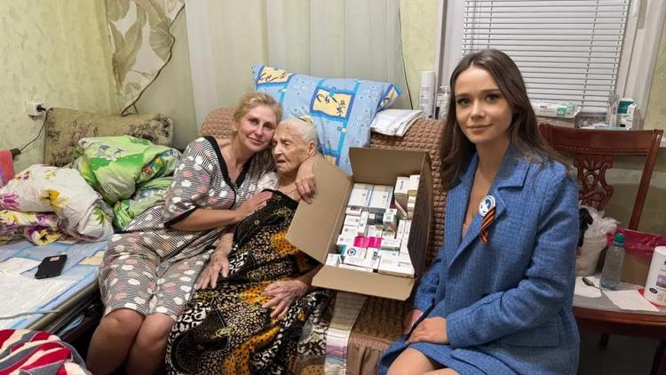 Ветеран войны в Ставрополе получила лекарства от волонтёров Победы