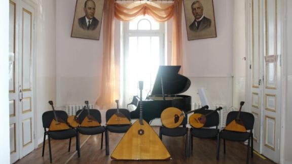 На Ставрополье музыкальная школа получила восемь инструментов по нацпроекту