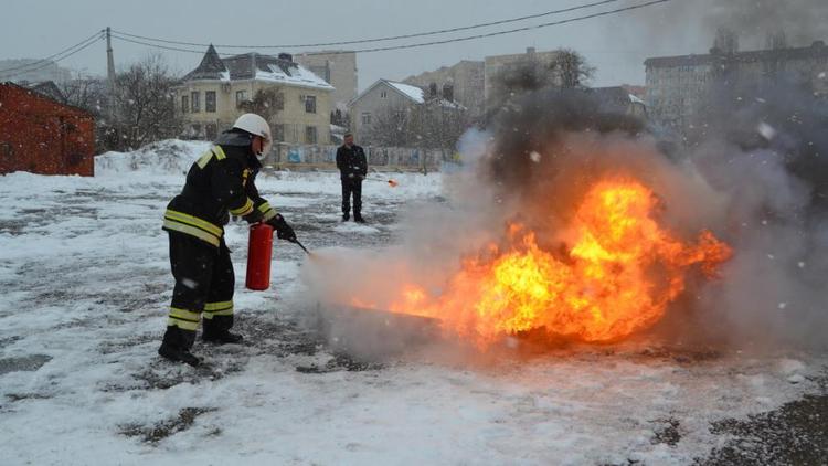 Будущие пожарные и спасатели Ставрополя приняли участие в этапе Всероссийской олимпиады