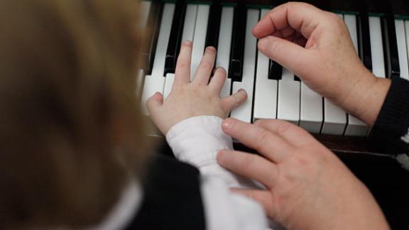 В Ставрополе детские школы искусств получили музыкальные инструменты