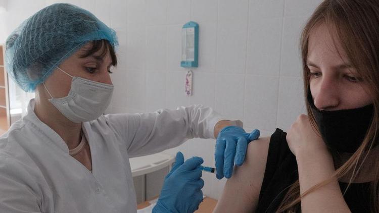 Более 60 процентов жителей Ставрополя сделали прививку от COVID-19