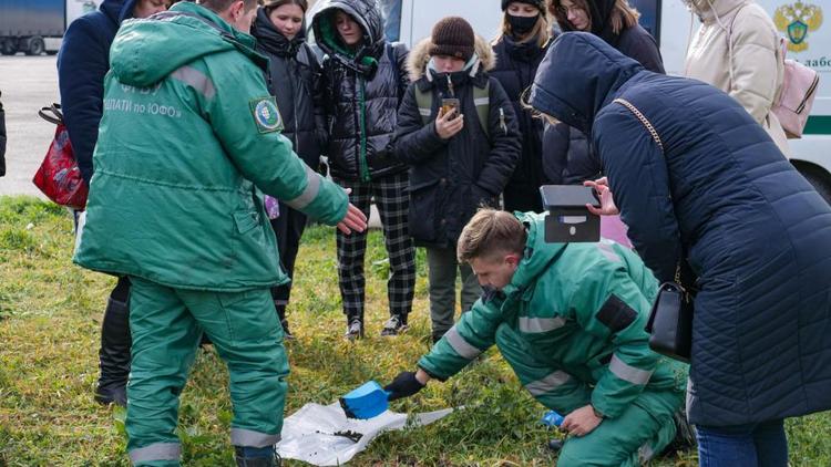 Воспитанники невинномысского «Кванториума» изучают состояние почв моногорода