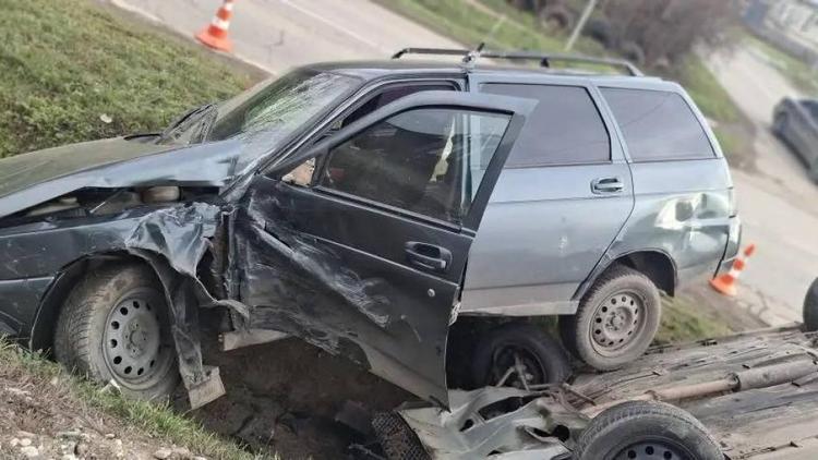 В Новоселицком округе при столкновении автомобилей пострадали трое человек