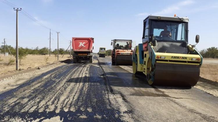 Подъездную дорогу к ставропольскому селу Первомайскому отремонтируют после «прямой линии» губернатора