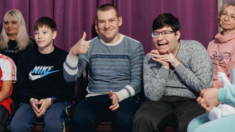 Праздничная ёлка для детей с ОВЗ прошла в Ставрополе