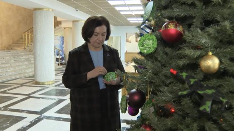 Лариса Калиниченко приняла участие во Всероссийской акции «Ёлка желаний»