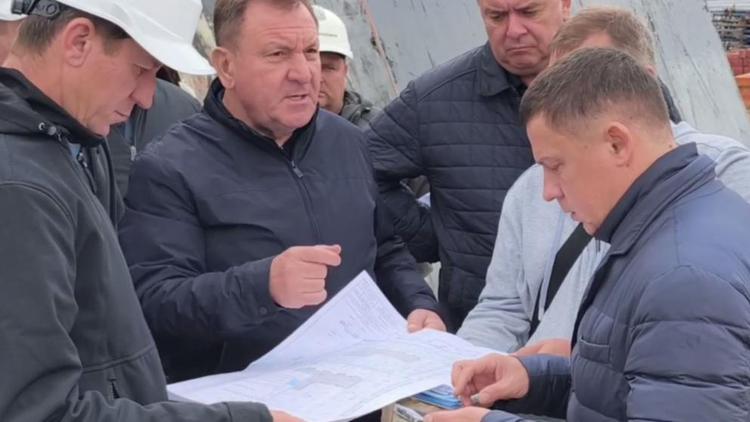 Ход строительства детского сада на Южном обходе проверил глава Ставрополя