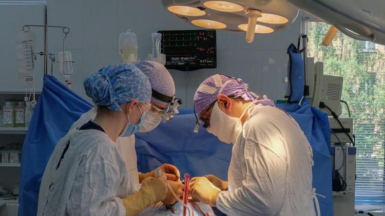 На Ставрополье врачи прооперировали пациента со сложным переломом челюсти