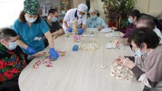 Ставропольцы пожилого возраста и инвалиды высоко ценят занятия игровой терапией