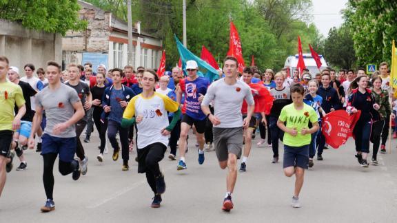 На главной улице Невинномысска проложили маршрут эстафеты Победы