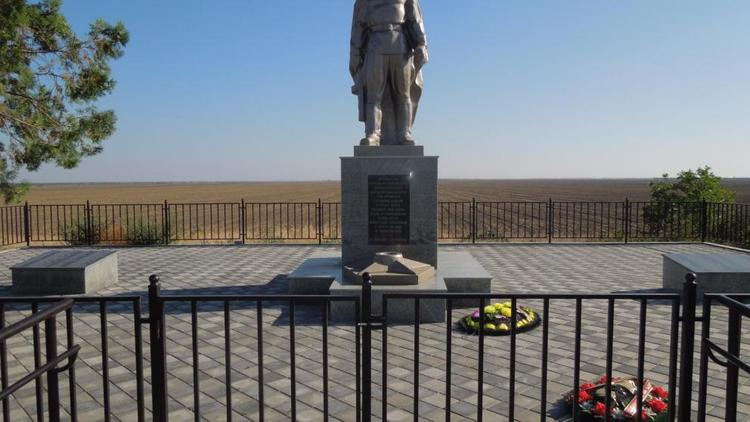 В селе Полтавском на Ставрополье восстановили братскую могилу советских воинов