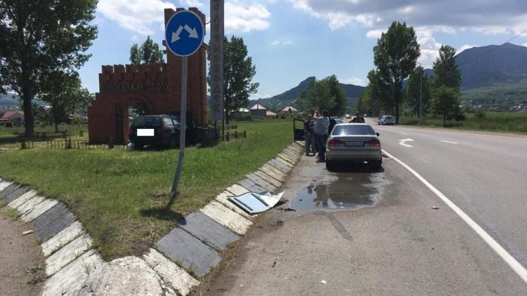 Полиция ищет водителя, совершившего ДТП и скрывшегося с места аварии в Предгорном районе