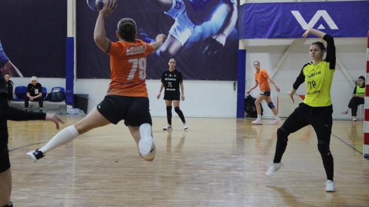 Гандболистки «Ставрополья» уступили в домашних матчах соперницам из Ростова-на-Дону 